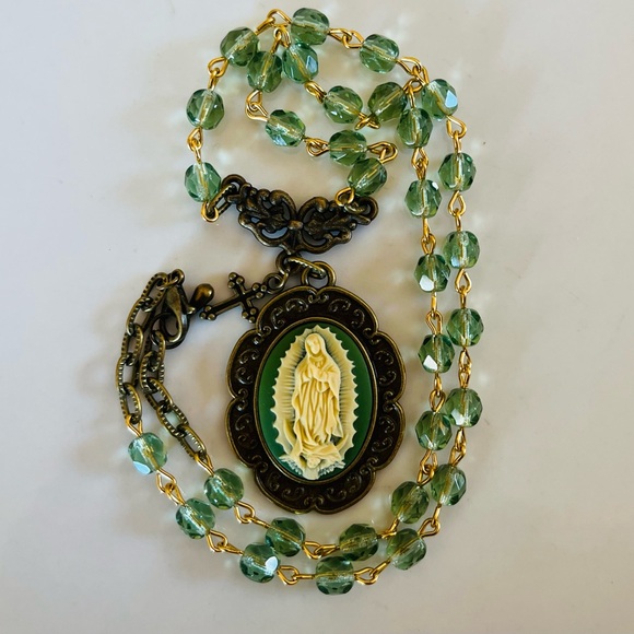 Vintage Style Guadalupe Cream on Green Cameo Necklace, Austrian Peridot Crystals - Picture 14 of 17